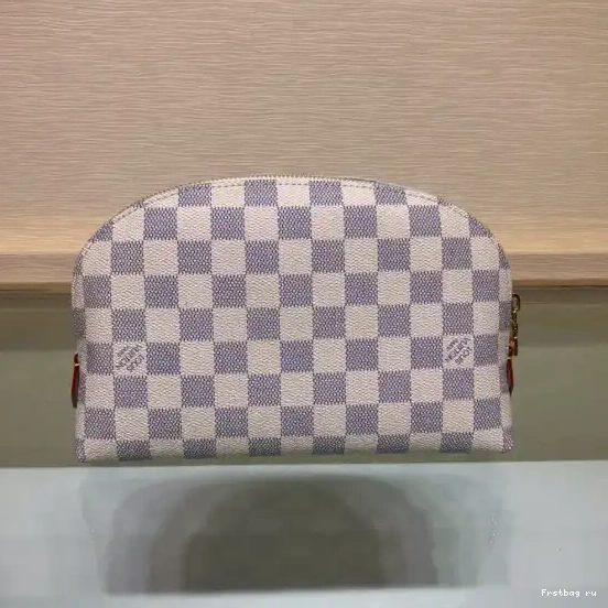 First bag ru LOUIS VUITTON GM COSMETIC POUCH 0519